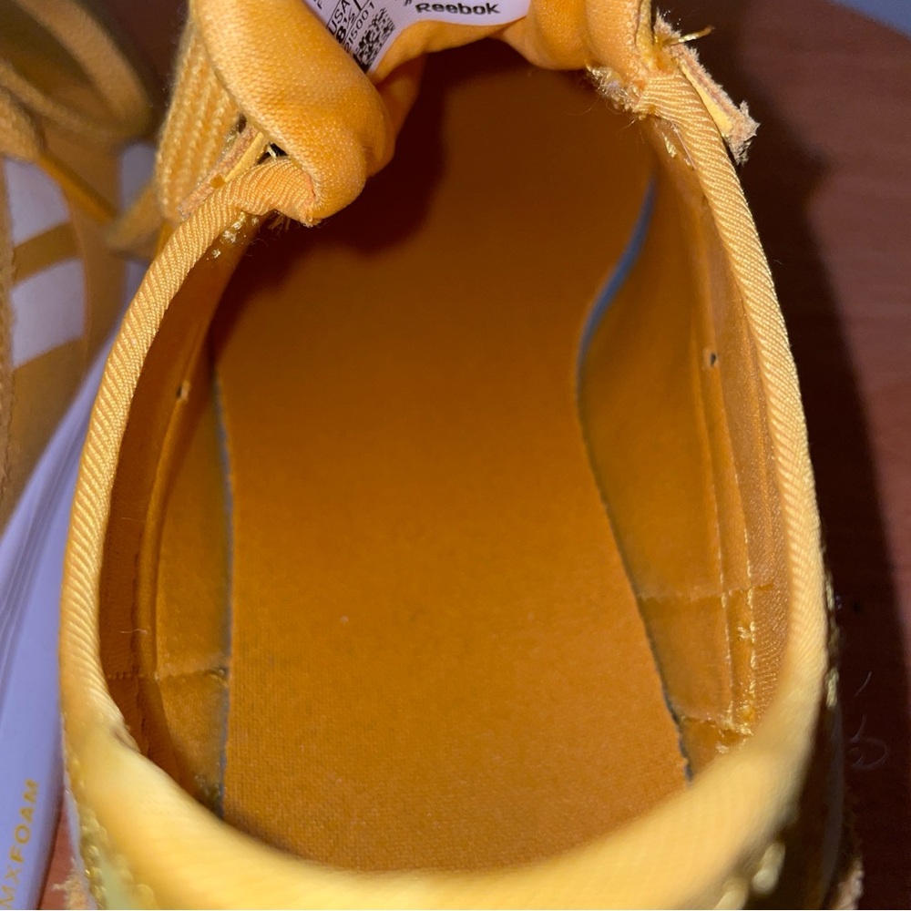 REEBOK // Golden Yellow Athletic Shoes Sneakers women 8.5 - Picture 9 of 10